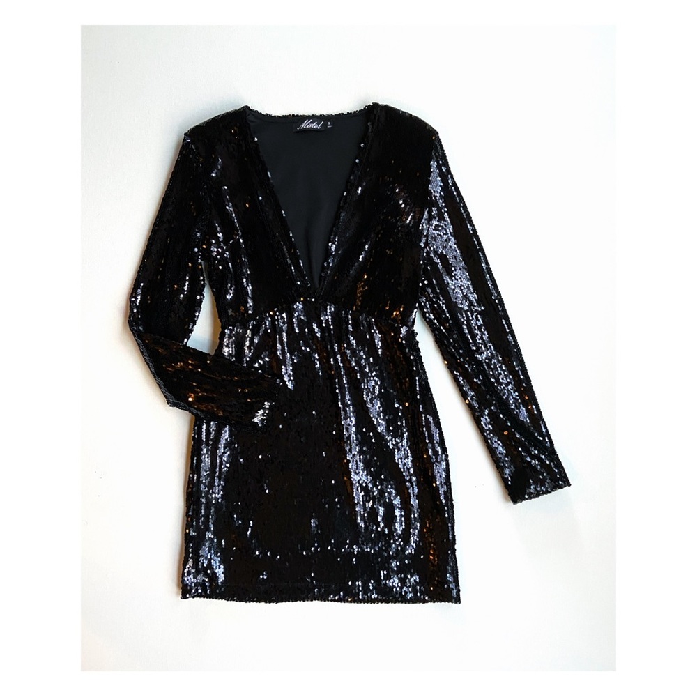 URBAN OUTFITERS BLACK DRESS